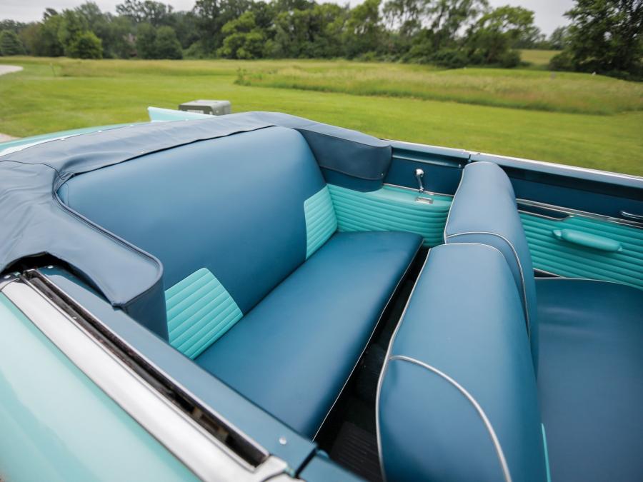  Plymouth Belvedere Convertible 1956 года  (фото 9 из 11)